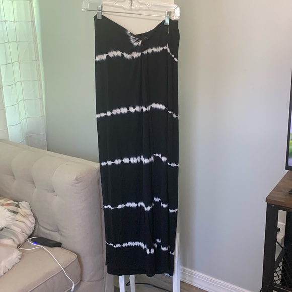 Koy Resort Sexy Dress but can be used as a skirt as well - Picture 1 of 5